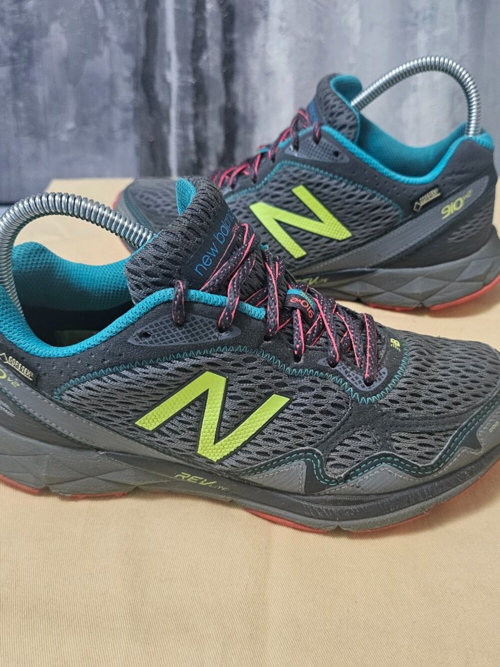 New Balance Trail 910 V2 Gore Tex Revite Midsole Grey Teal Red Mesh - Size 8.5 - Picture 3 of 8